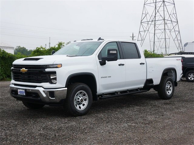 2026 Chevrolet Silverado 3500HD photo 2