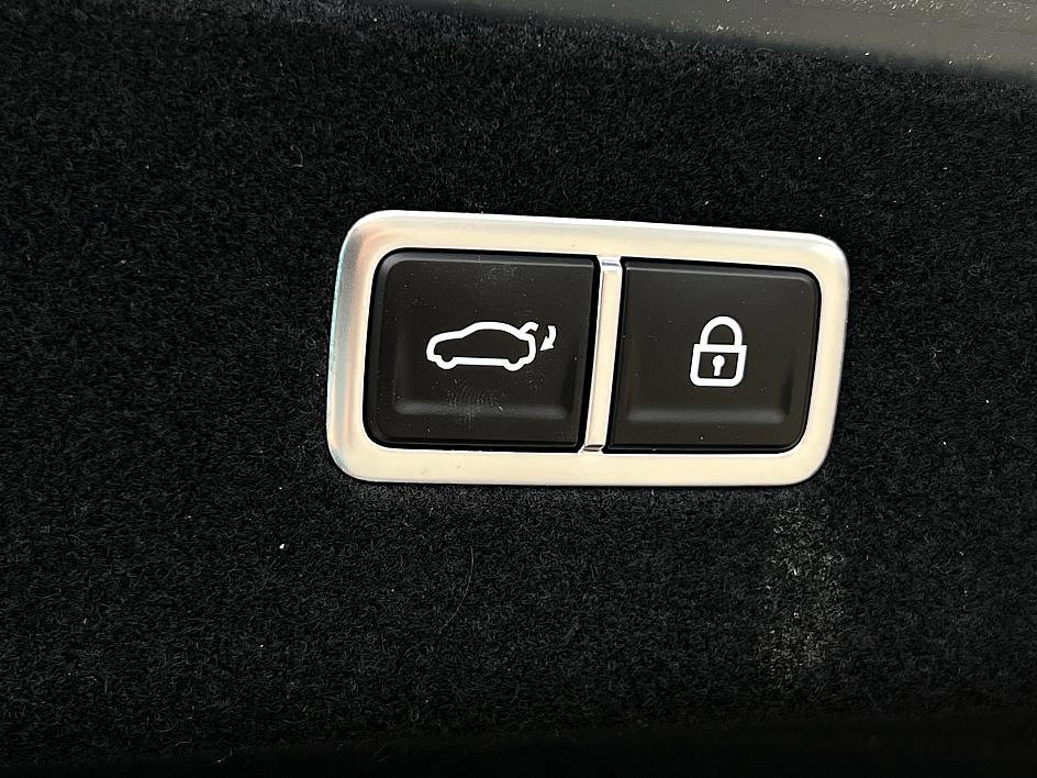2025 Genesis G90 3.5T E-Supercharger photo 26