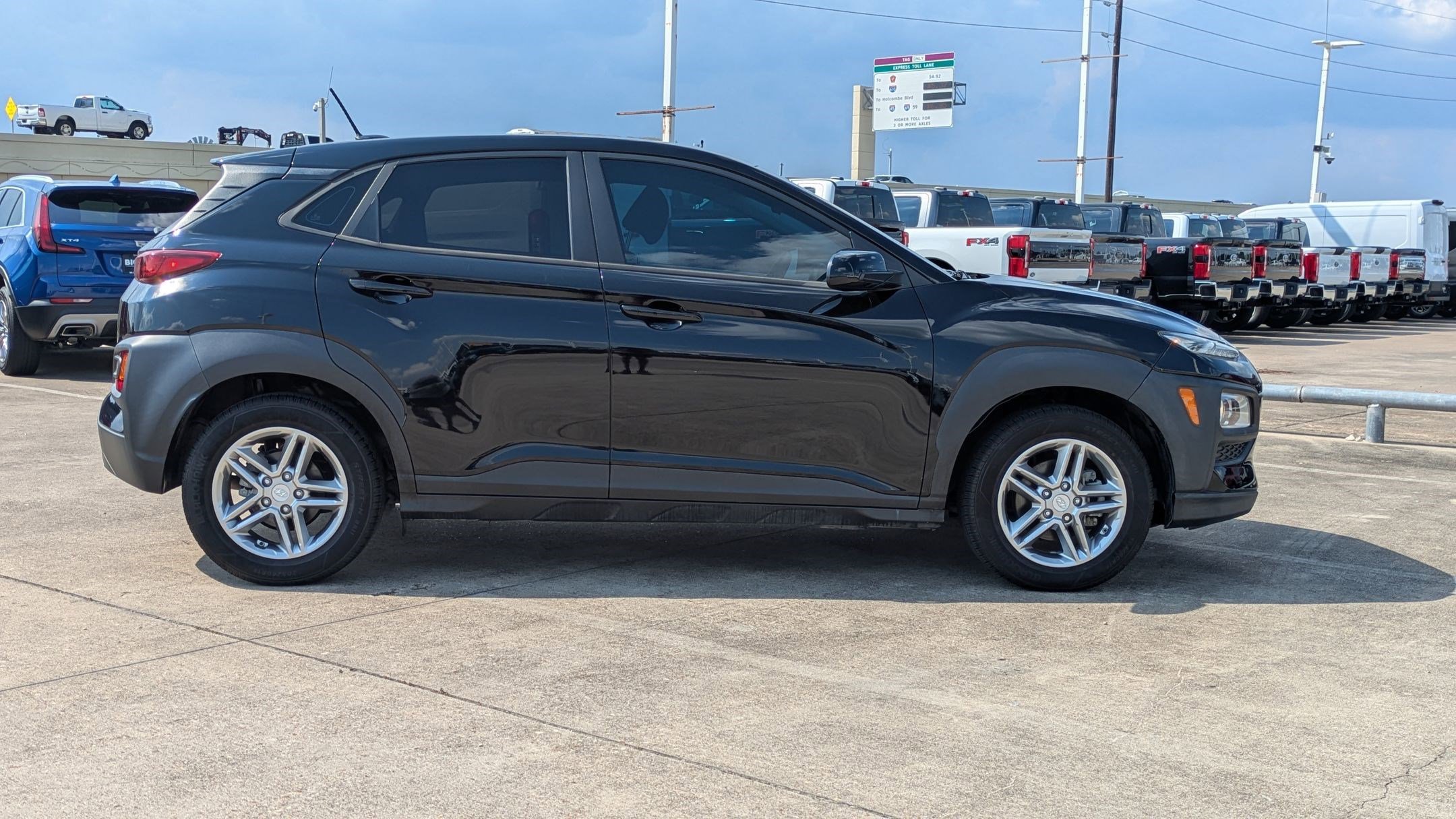 2020 Hyundai Kona SE photo 2
