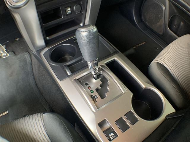 2019 Toyota 4Runner SR5 photo 20
