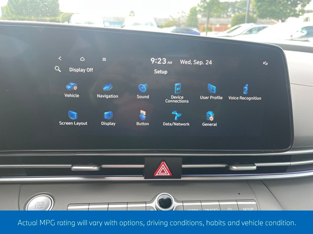 2024 Hyundai Elantra SEL photo 11