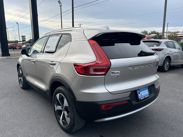 2023 Volvo XC40 Plus photo 4