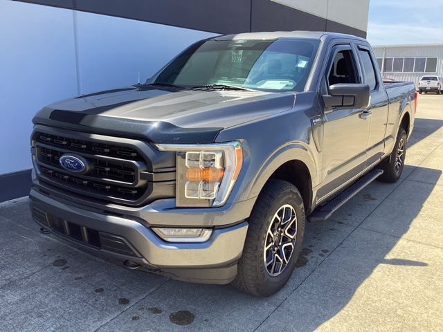 2022 Ford F-150 XLT photo 2