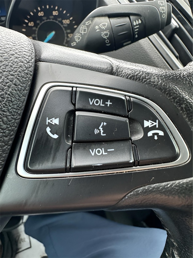 2019 Ford Escape Titanium photo 24