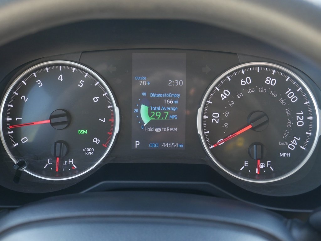 2019 Toyota RAV4 XLE Premium photo 24
