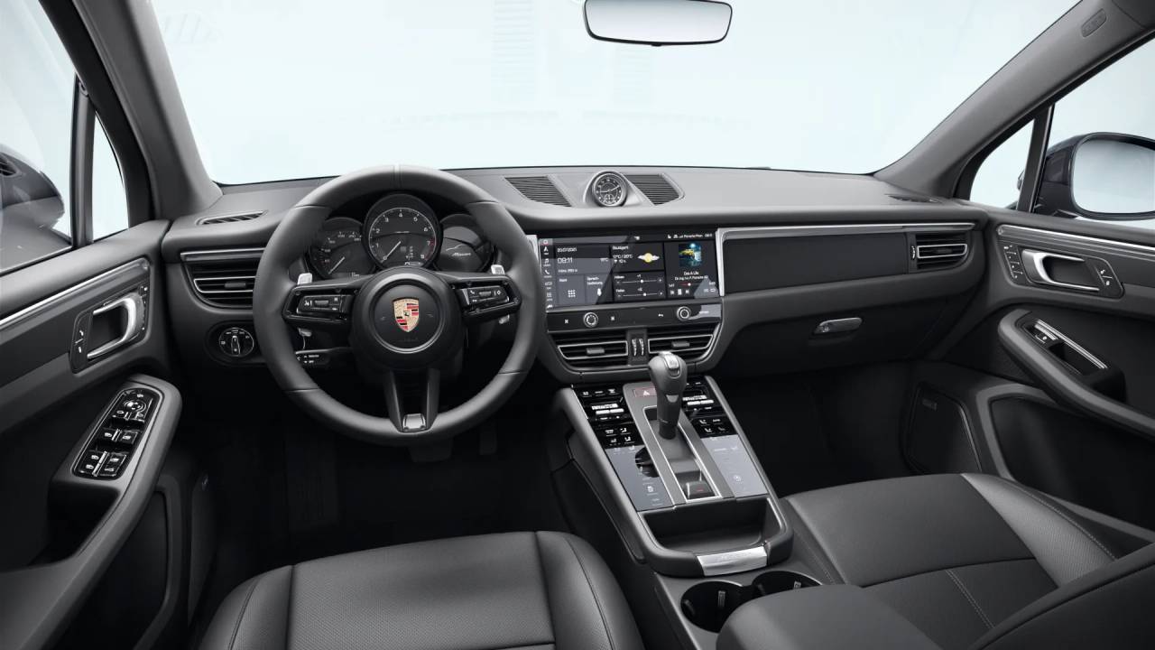 2026 Porsche Macan T photo 8
