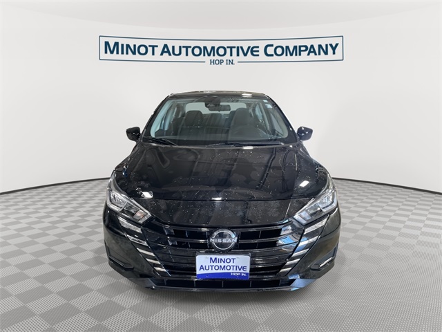 2023 Nissan Versa 1.6 SV photo 3