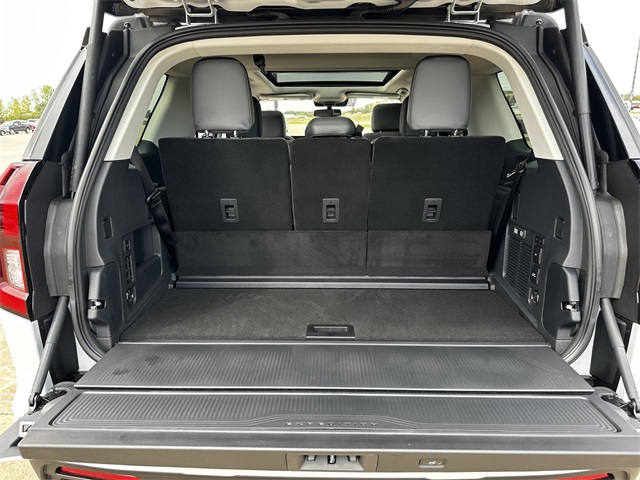 2025 Ford Expedition photo 10