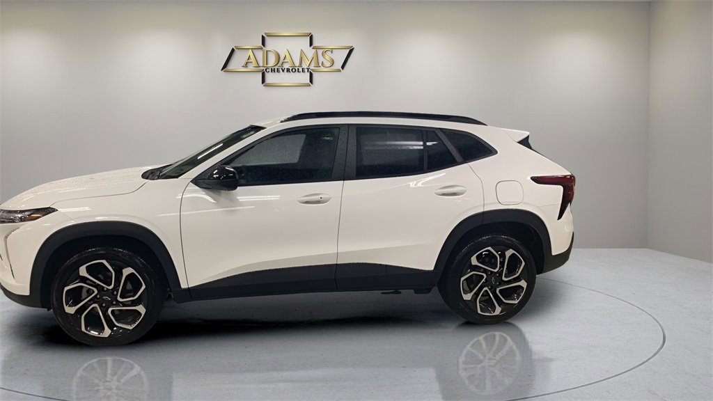 2026 Chevrolet Trax photo 2