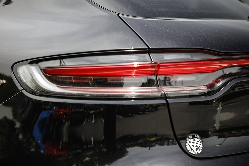 2025 Porsche Macan T photo 14