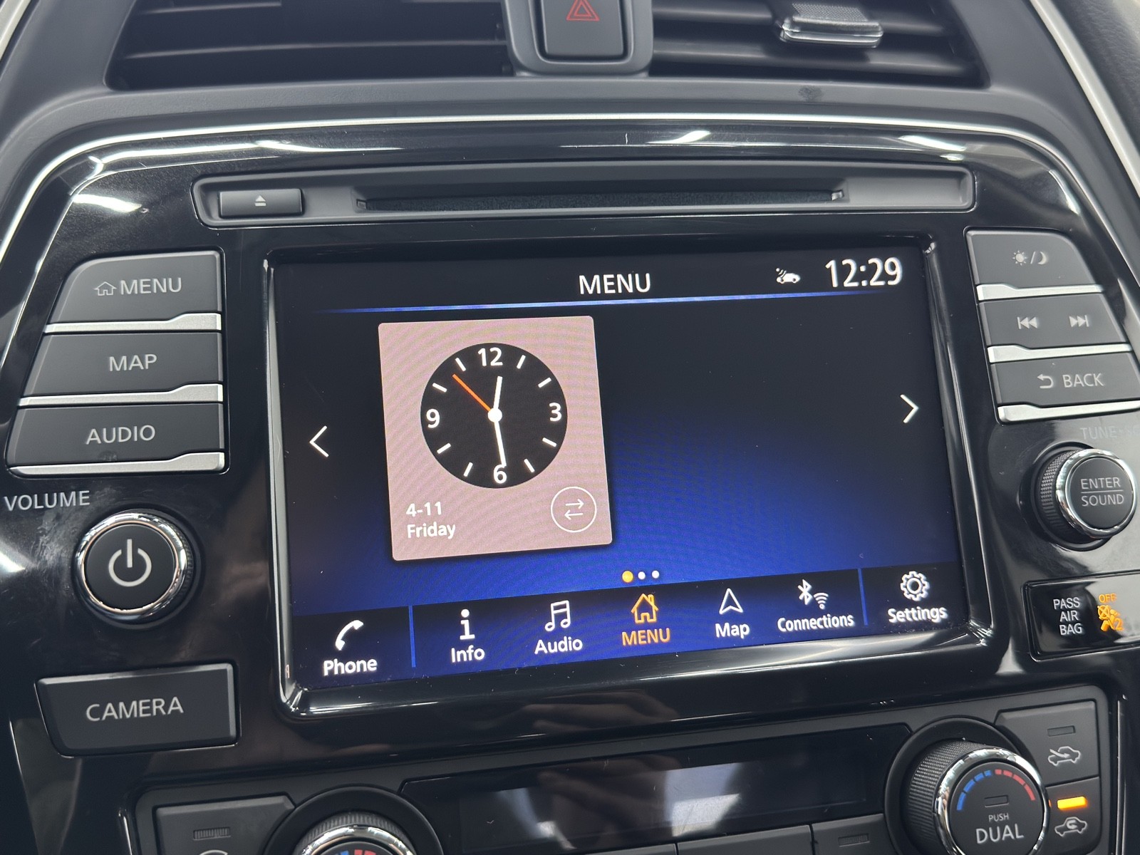 2023 Nissan Maxima SV photo 22
