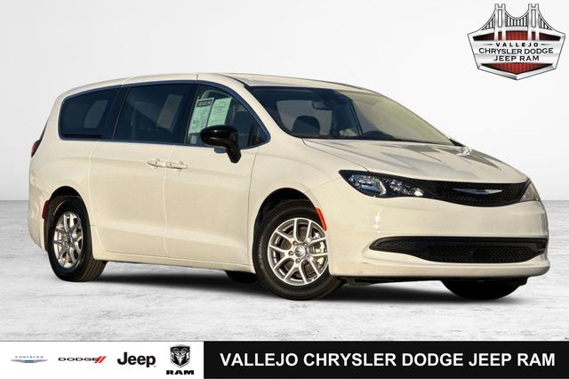 PRE-OWNED 2024 CHRYSLER VOYAGER LX's photo
