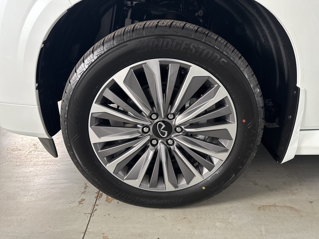 2025 Infiniti QX80 Sensory photo 5