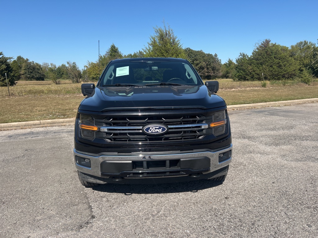 2024 Ford F-150 XLT photo 2