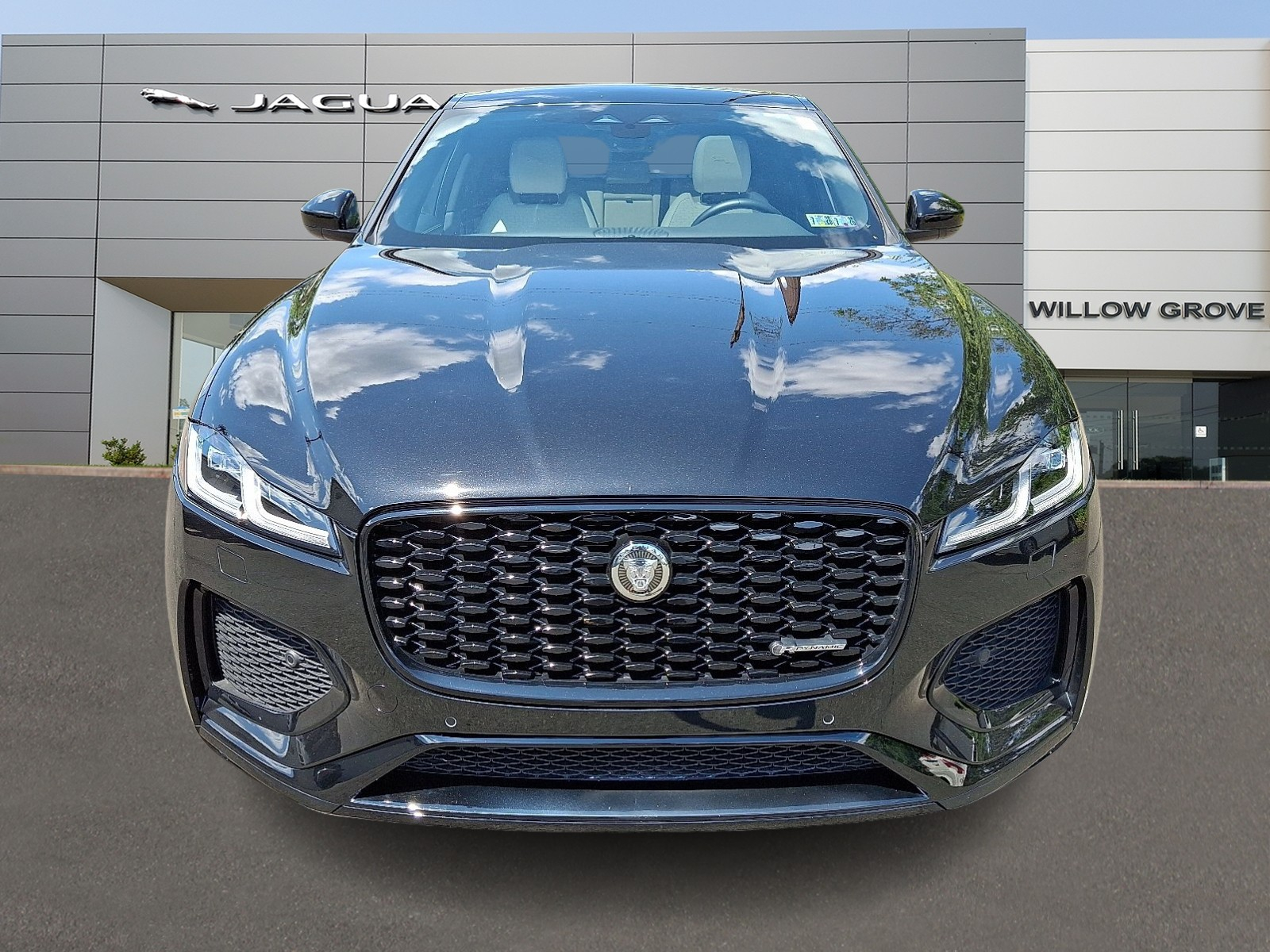 2025 Jaguar F-PACE R-Dynamic S P250 photo 5
