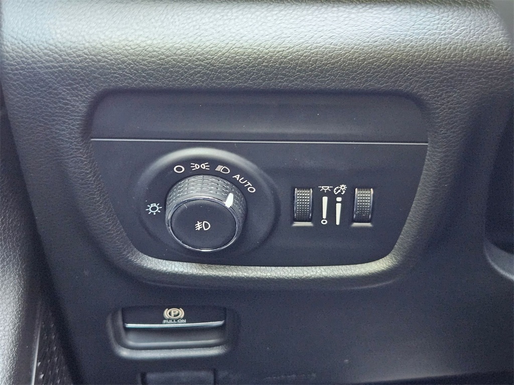 2025 Jeep Grand Cherokee Limited photo 17