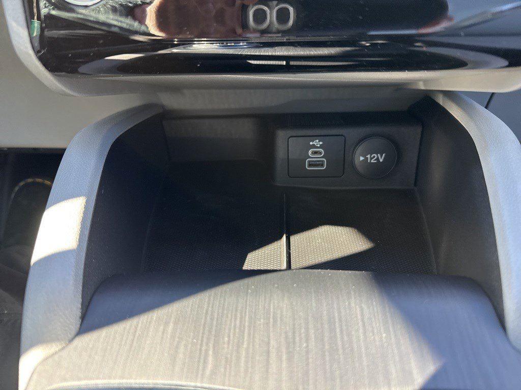2025 Ford Escape Plug-In Hybrid photo 37