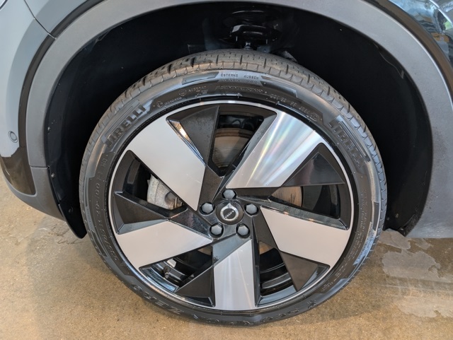 2023 Volvo XC40 Recharge Ultimate photo 7