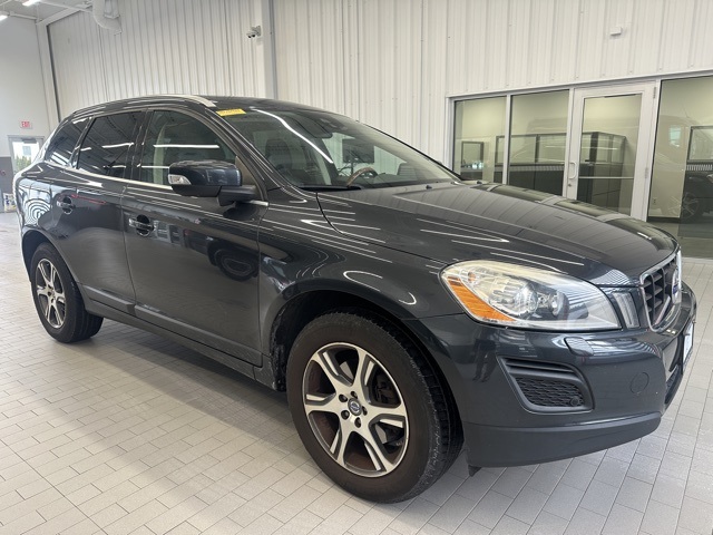 2013 Volvo XC60 T6 Platinum's photo