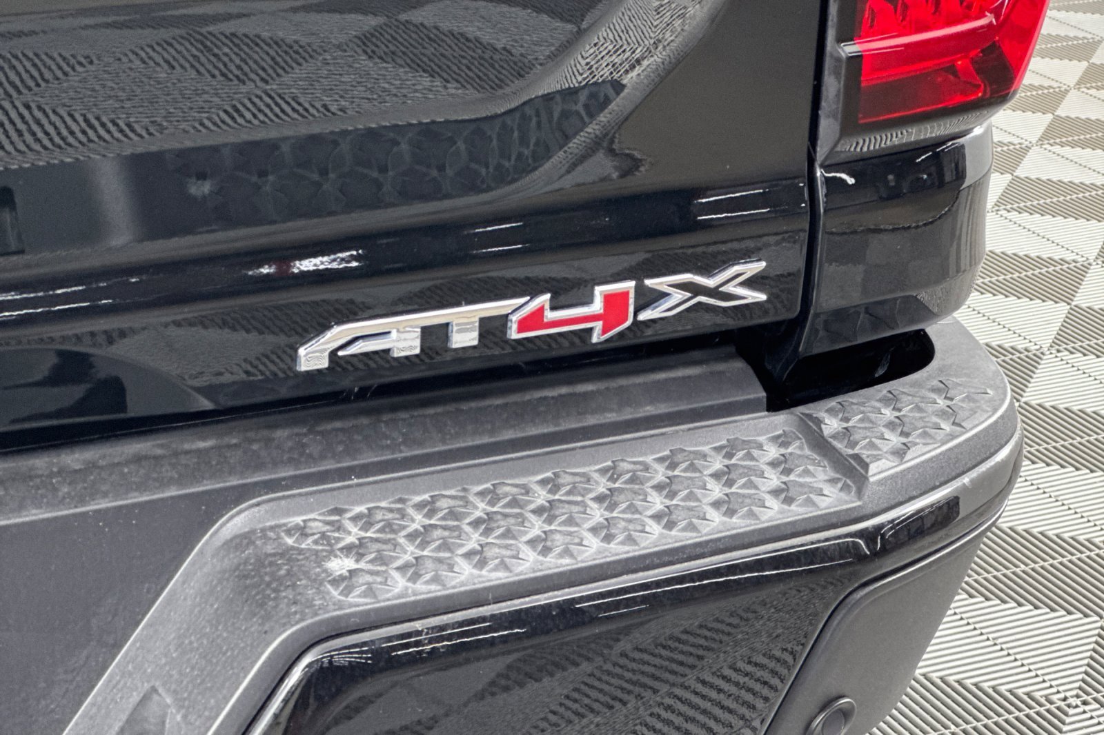 2024 Gmc Canyon AT4X photo 24