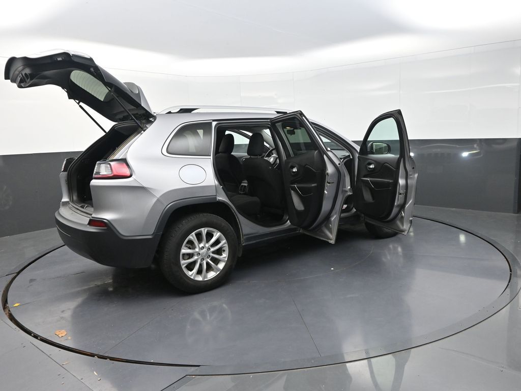 2019 Jeep Cherokee Latitude photo 32