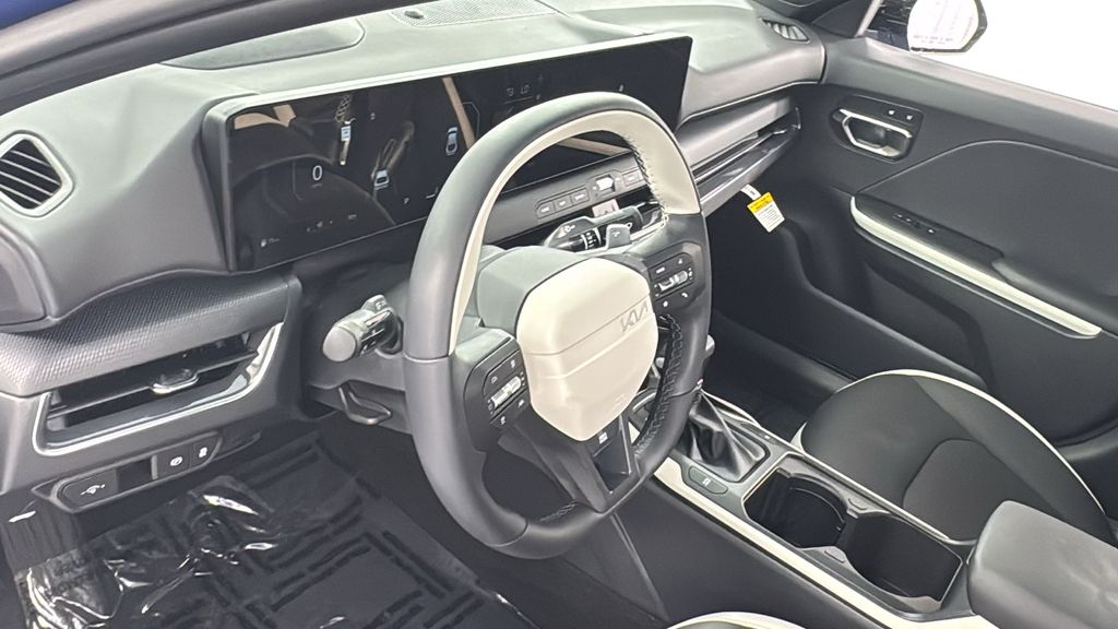 2025 Kia K4 GT-Line photo 29