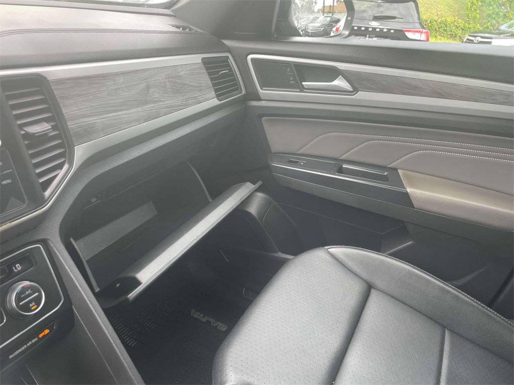 2021 Volkswagen Atlas Cross Sport SE Technology photo 25