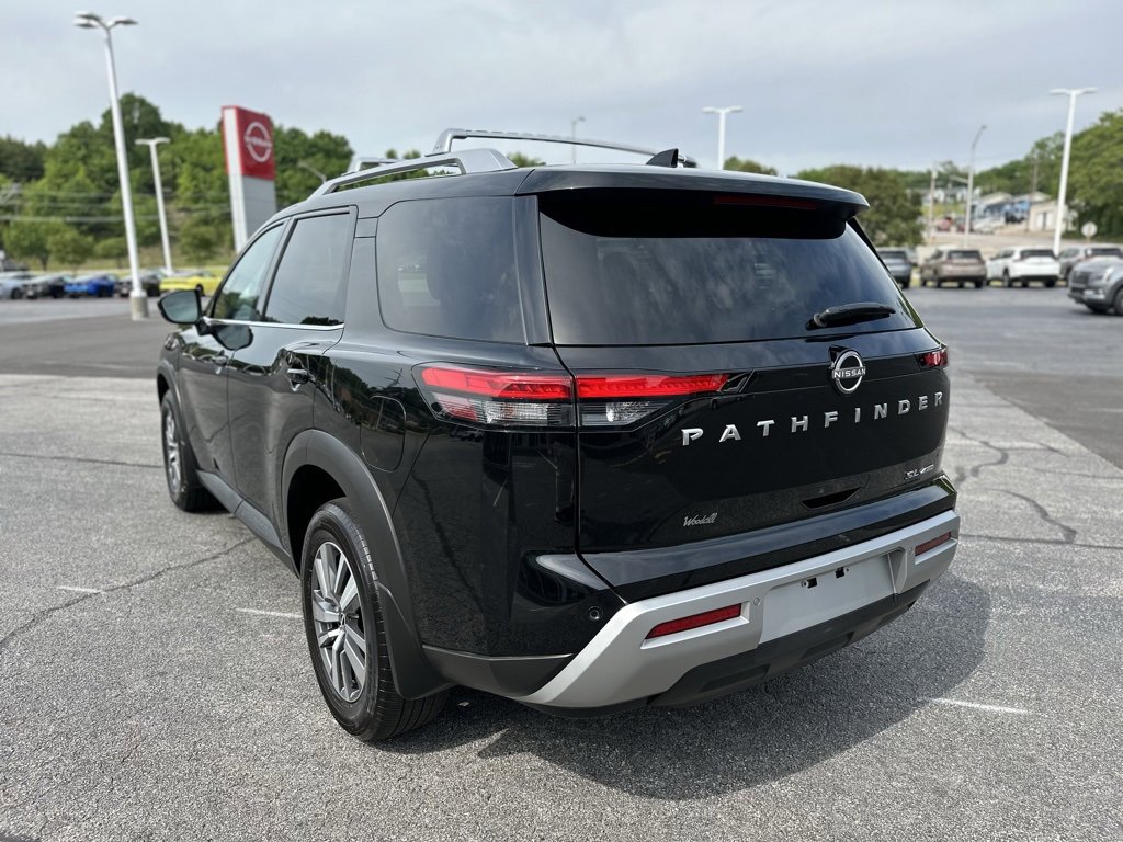 2022 Nissan Pathfinder SL photo 4