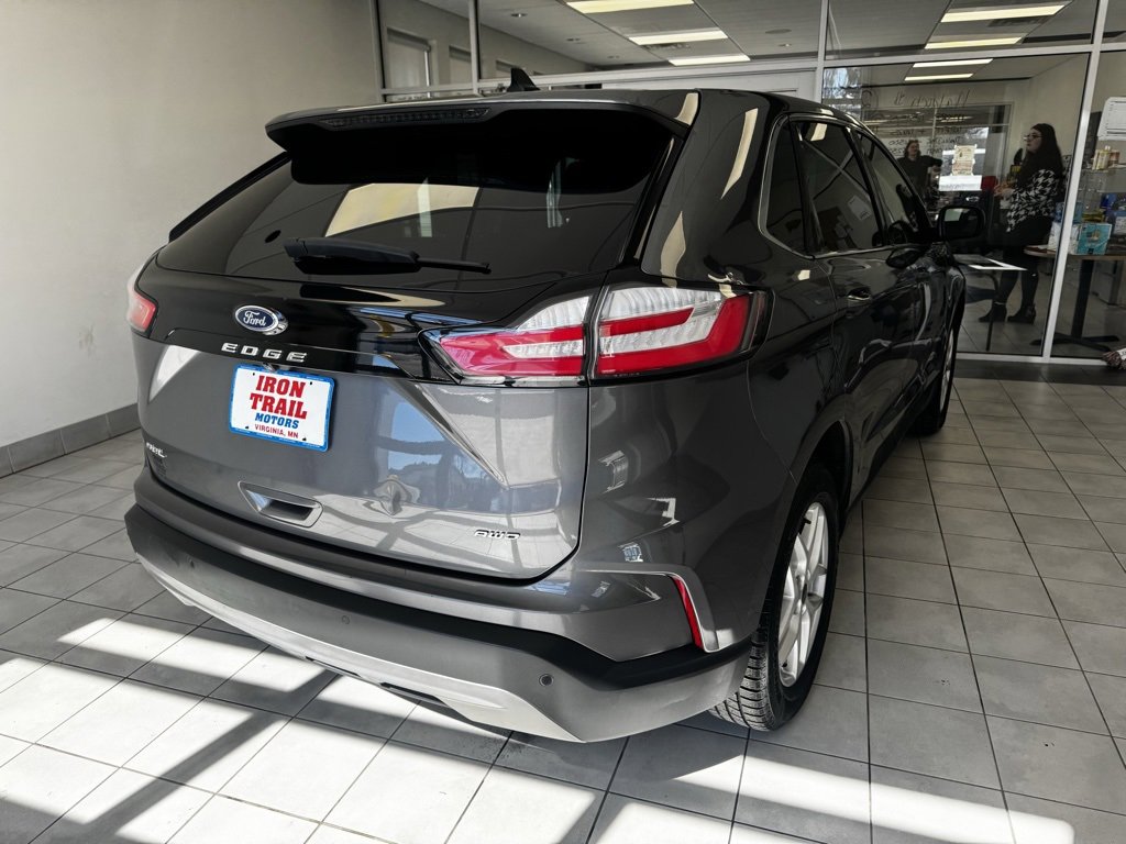 2021 Ford Edge SEL photo 18
