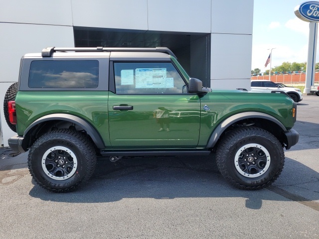 2024 Ford Bronco Black Diamond photo 4