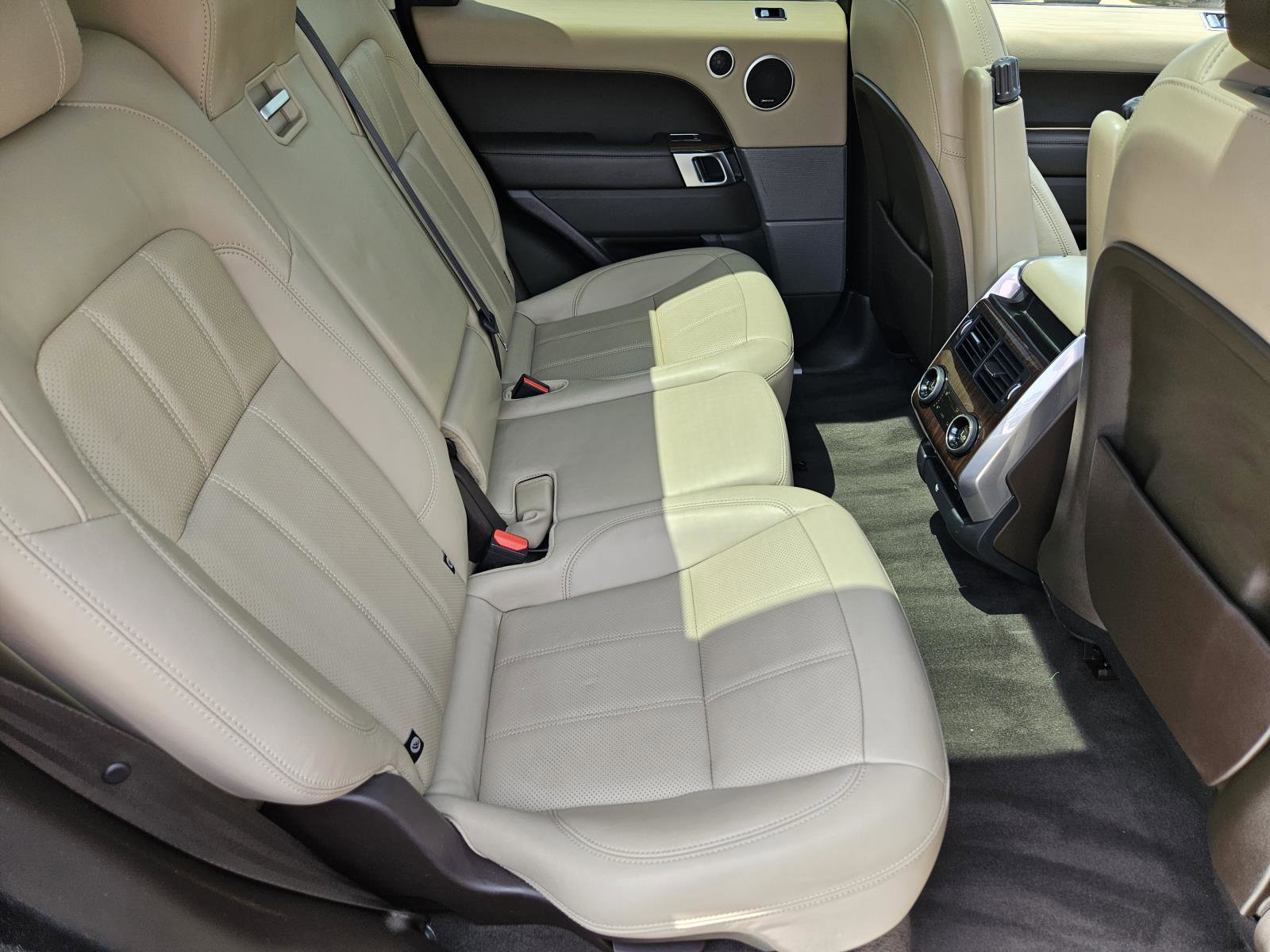 2018 Land Rover Range Rover Sport HSE photo 36