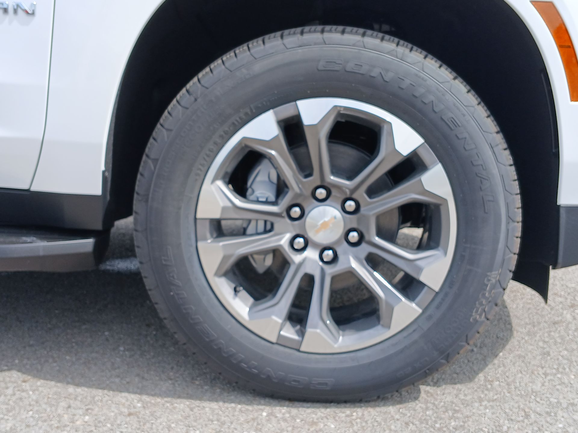 2025 Chevrolet Suburban LT photo 33