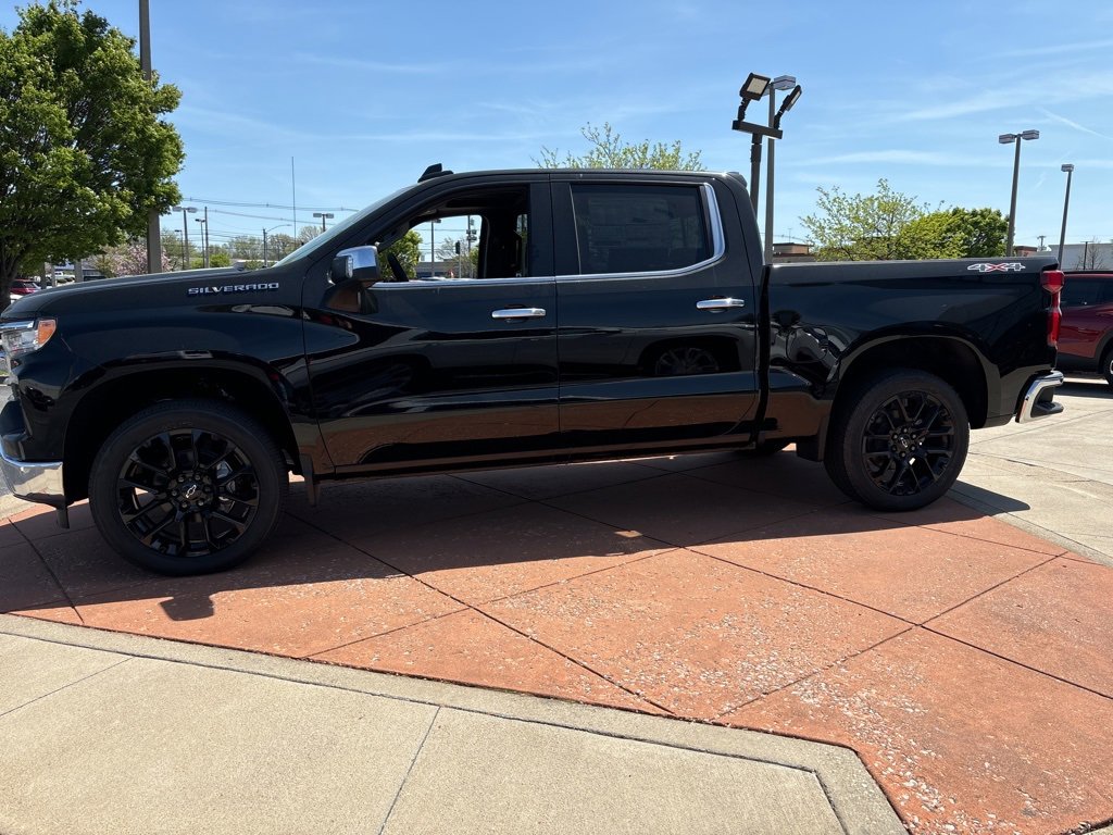 2025 Chevrolet Silverado 1500 LTZ photo 8