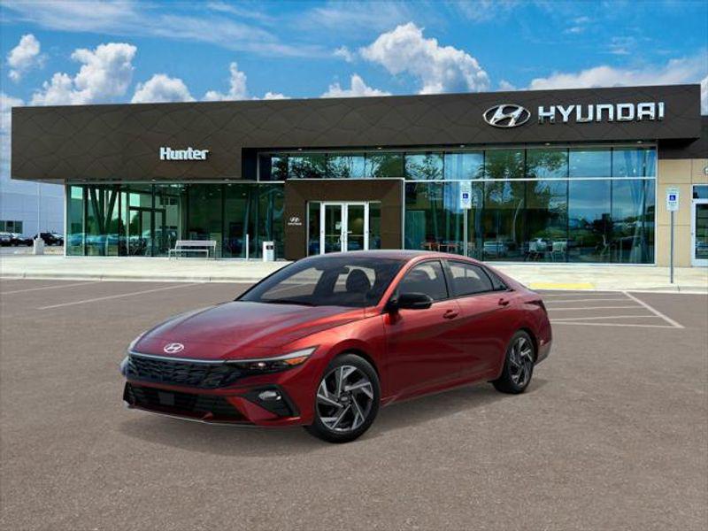 2025 Hyundai Elantra SEL's photo