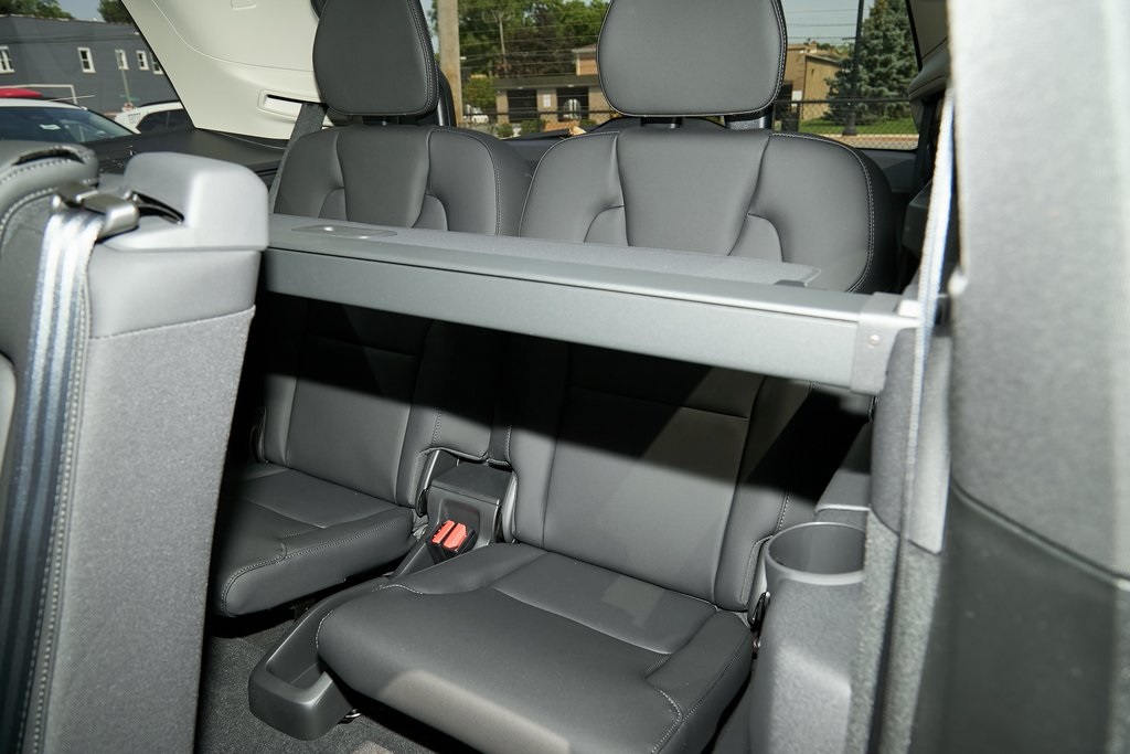 2025 VOLVO XC90 - Image 16