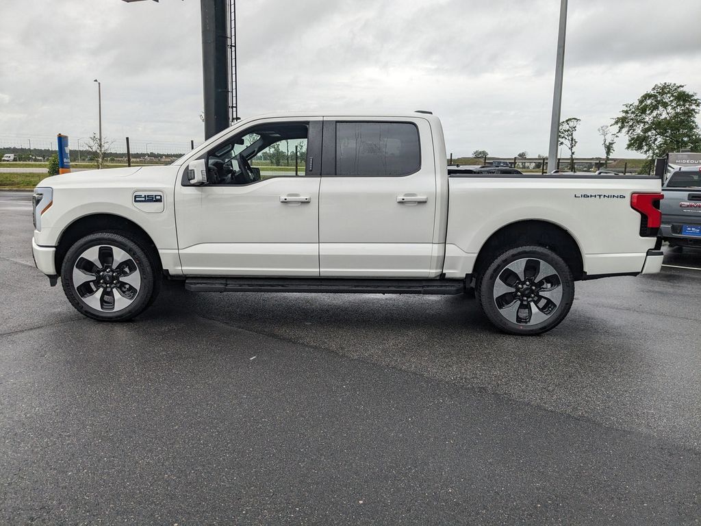 2025 Ford F-150 Lightning Platinum photo 7