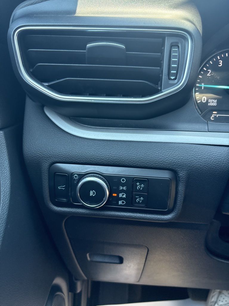 2023 Ford Explorer XLT photo 29