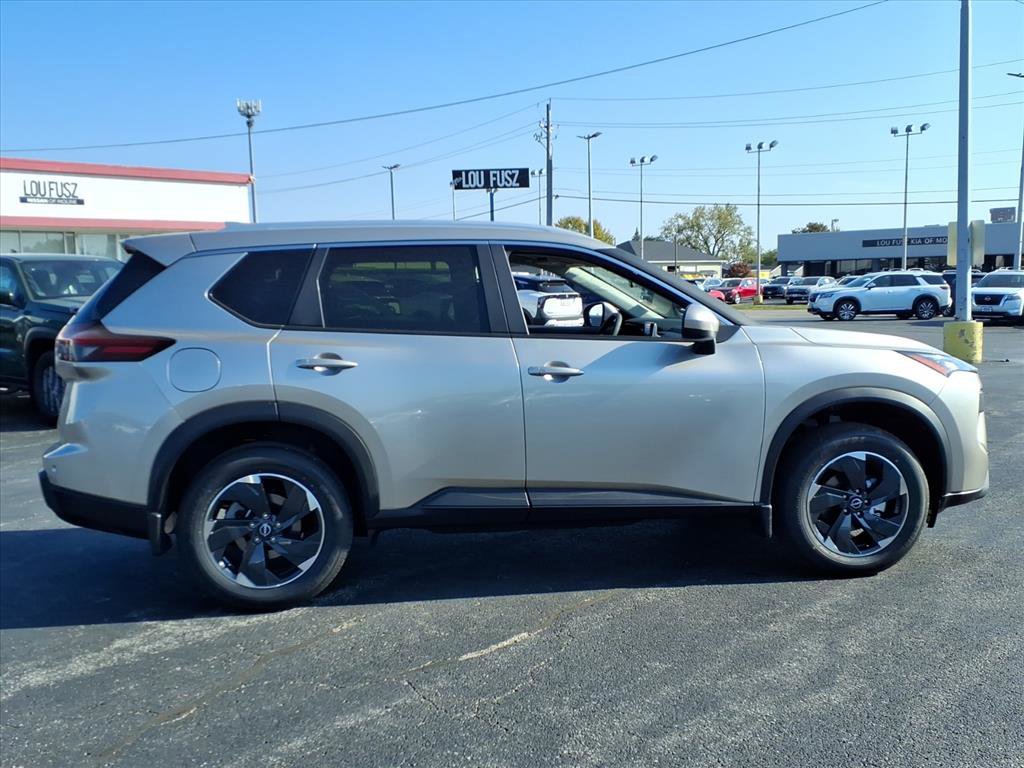 2026 Nissan Rogue SV photo 2