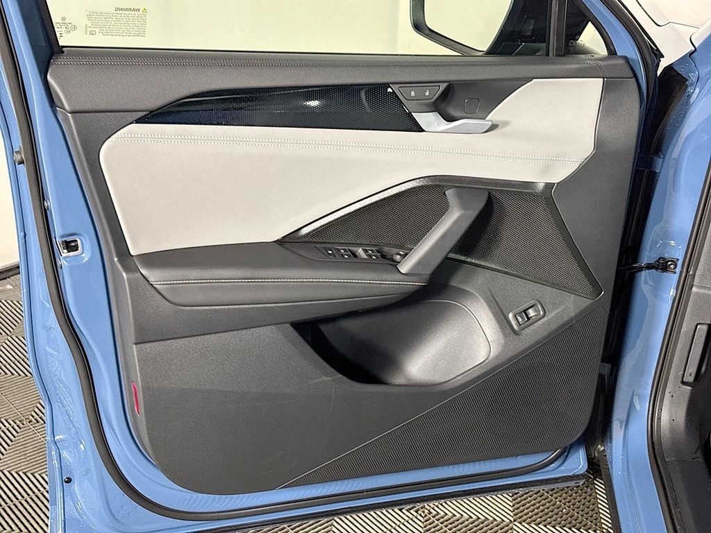 2025 Volkswagen Tiguan SE R-Line Black photo 10