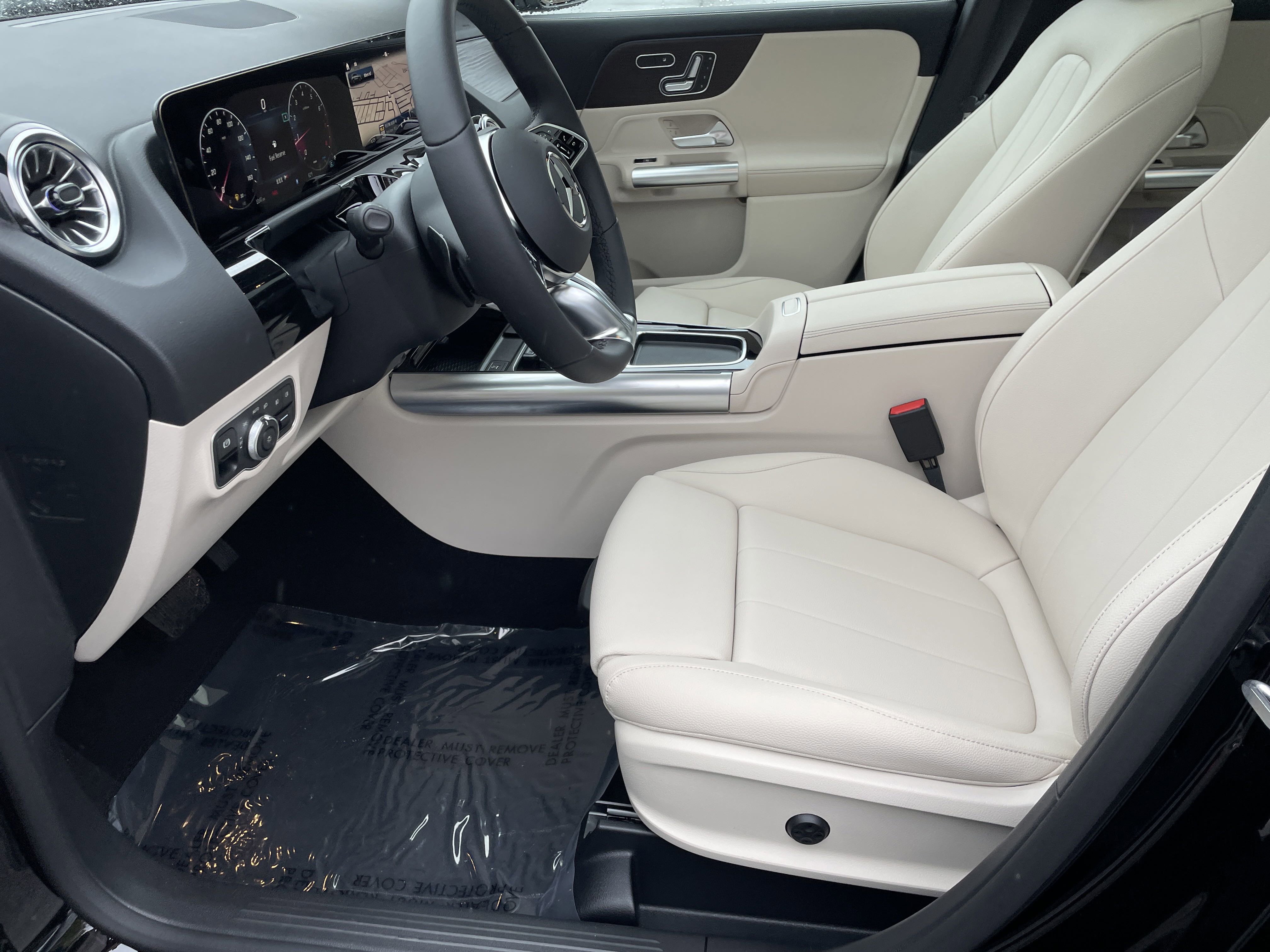 2025 Mercedes Benz GLA 250 photo 4