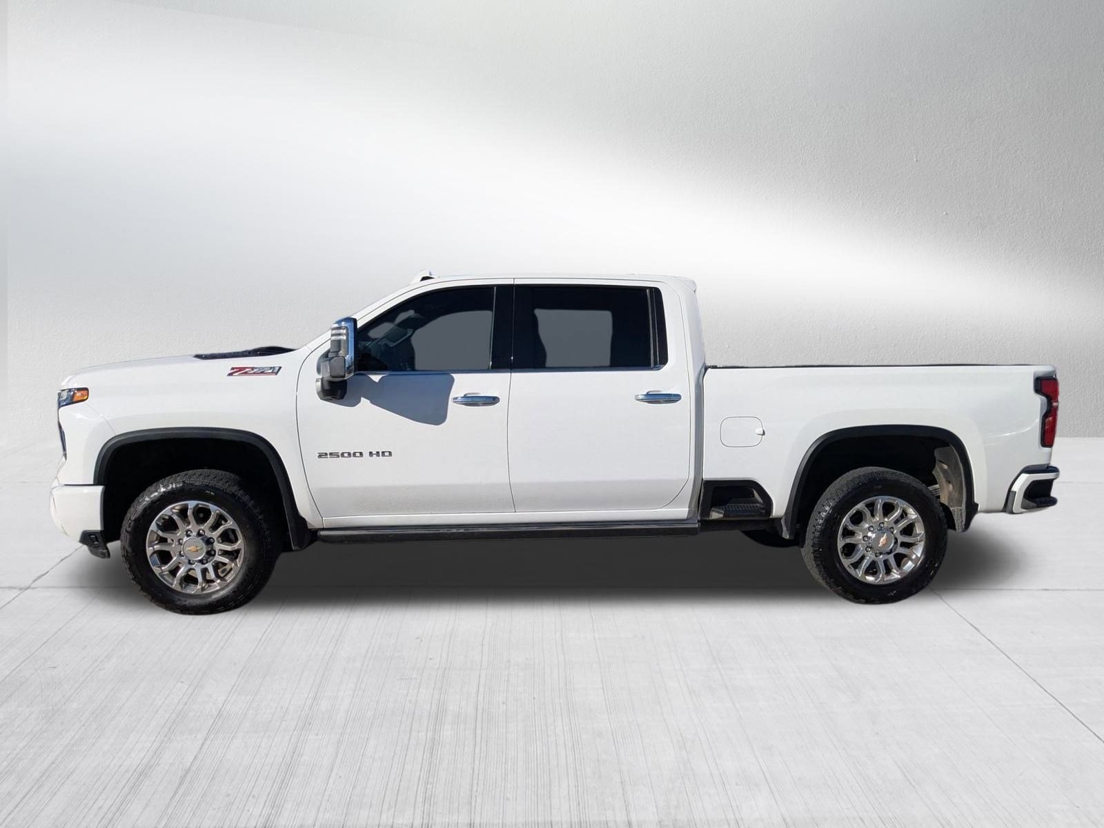 2025 Chevrolet Silverado 2500HD LTZ photo 2