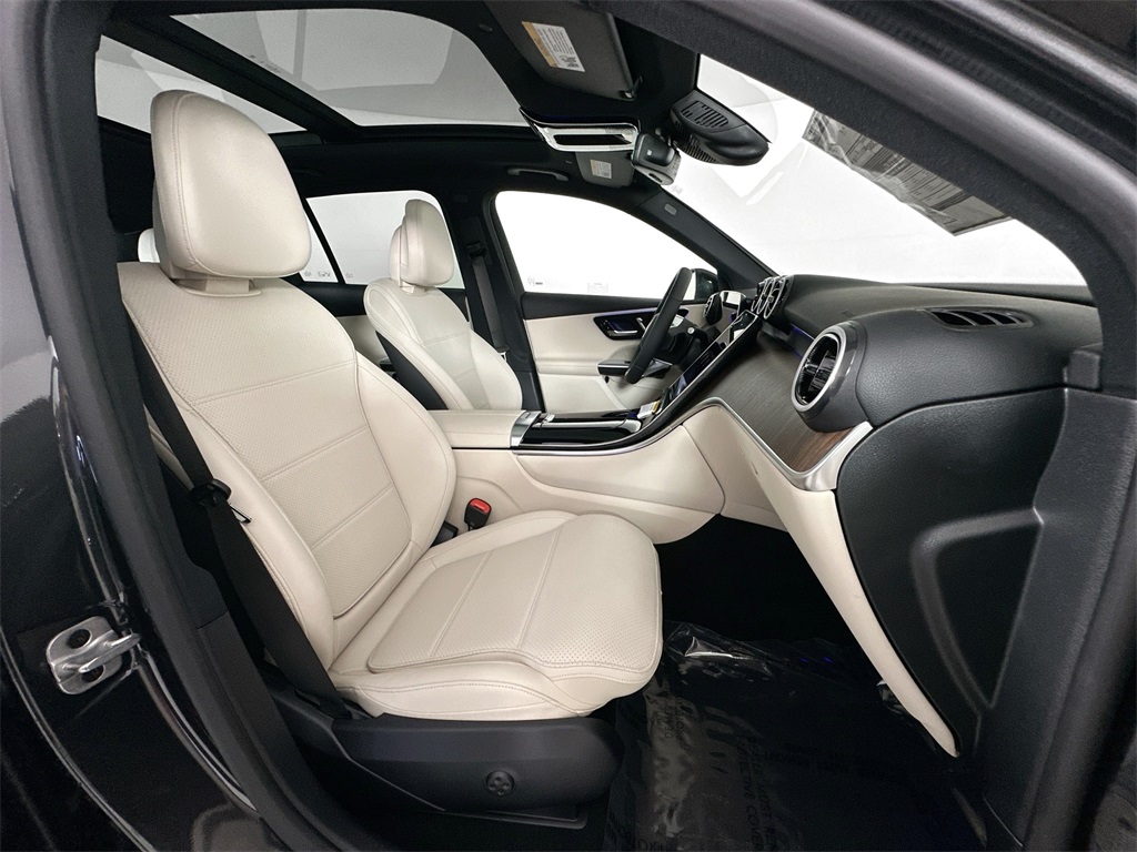 2026 Mercedes Benz GLC 300 photo 24