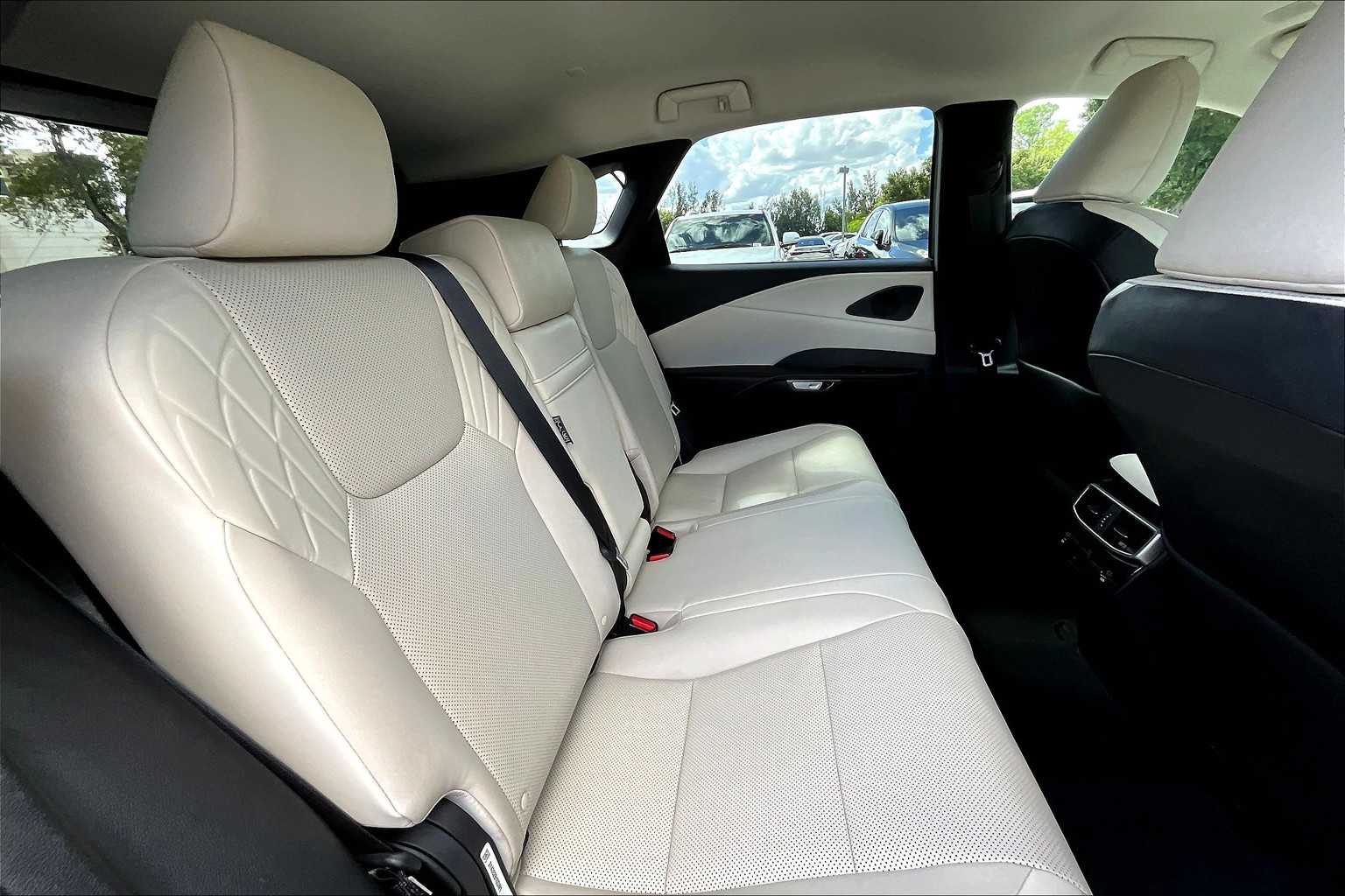2023 Lexus RX photo 19