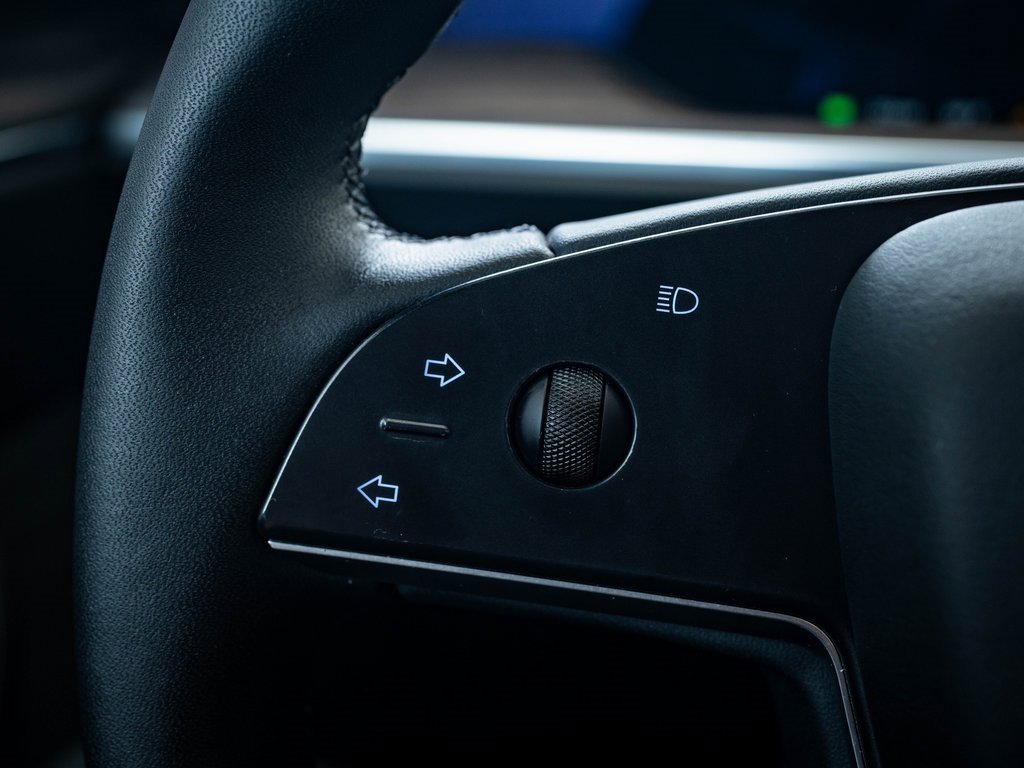 2023 Tesla Model S Standard Range photo 21