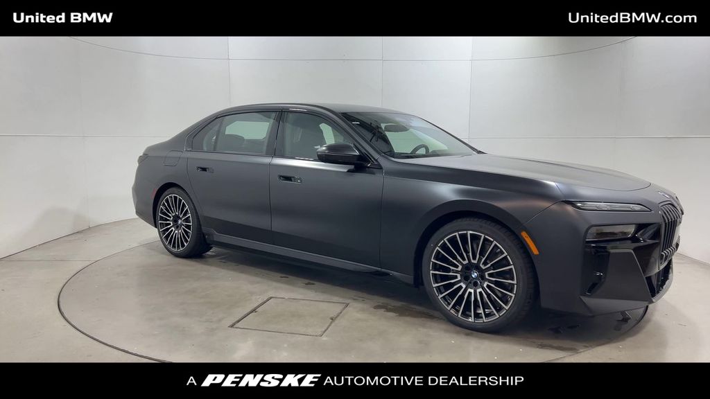 2026 Bmw 750e photo 2