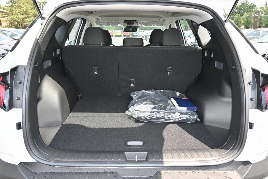 2025 Hyundai Tucson SE photo 3