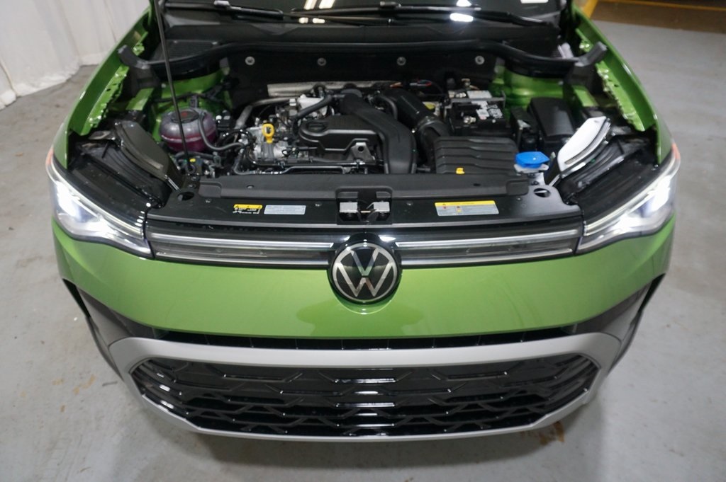 2025 Volkswagen Taos SEL photo 20