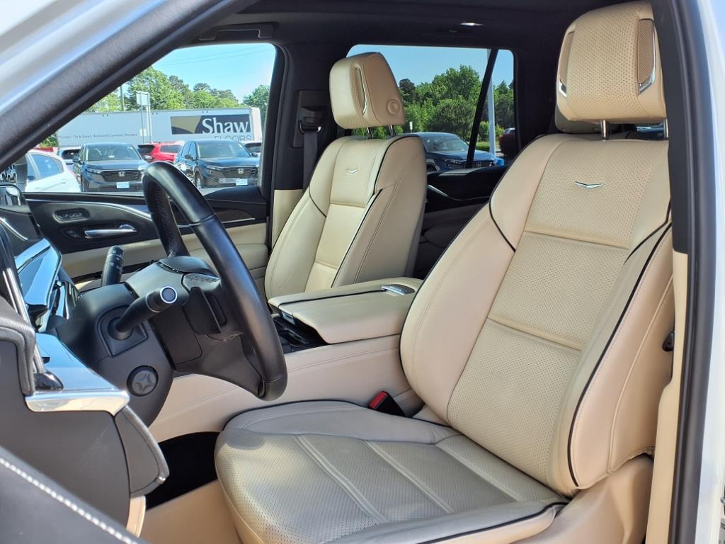 2021 Cadillac Escalade Premium Luxury photo 2