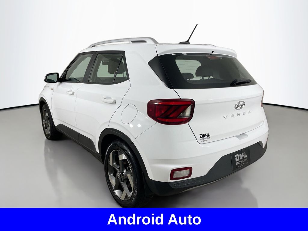 2023 Hyundai Venue SEL photo 4