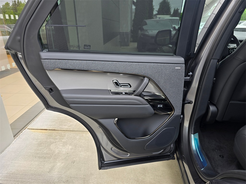 2025 Land Rover Range Rover Sport SE photo 22